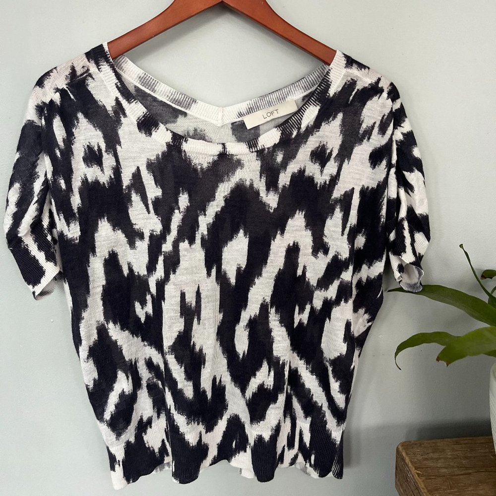 Ann Taylor LOFT Women's Black and White Short Sleeve Blouse